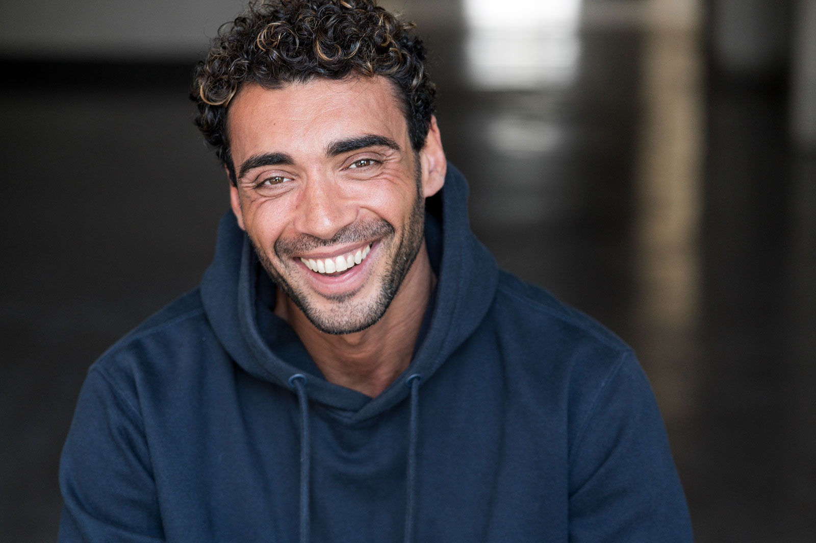 Photographie du comedien Cedric Bieler par la photographe de book d'acteur Ulrike Monso