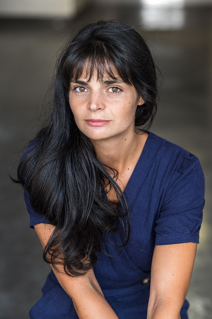 Book photo de Charlotte Valensi Bourgade fait à Marseille par ulrike monso